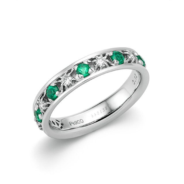 神秘的な緑色が人々を魅了する。<br />5月の誕生石エメラルドとは?